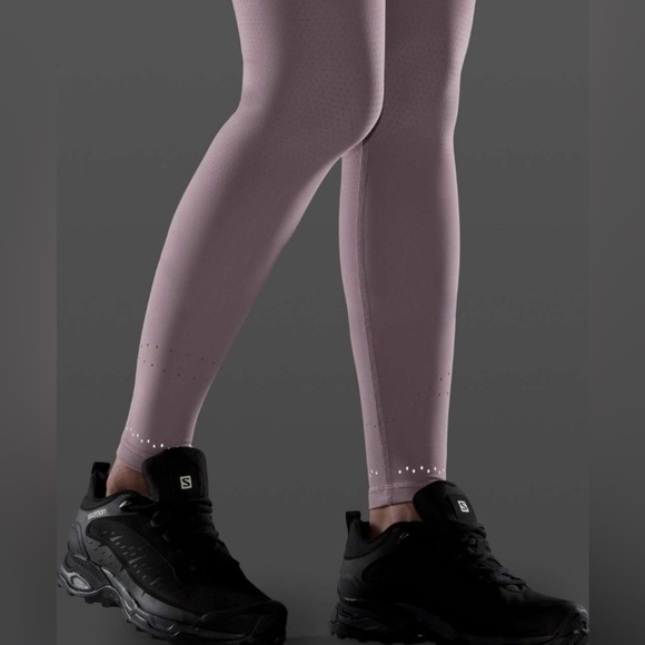 Lululemon Zoned In Tight 27” Lunar Rock EUC - Picture 4 of 5